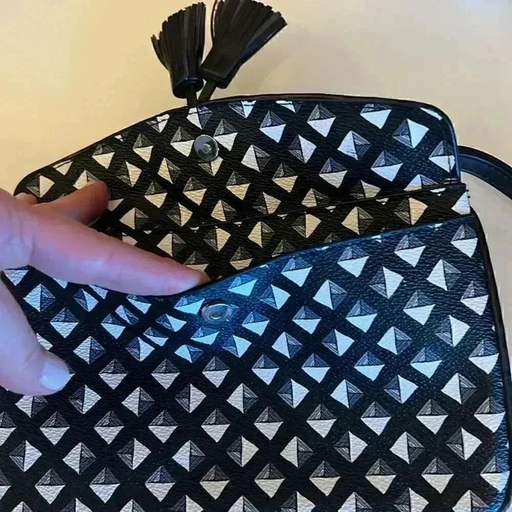 Vera Bradley Wristlet - Picture 3 of 5
